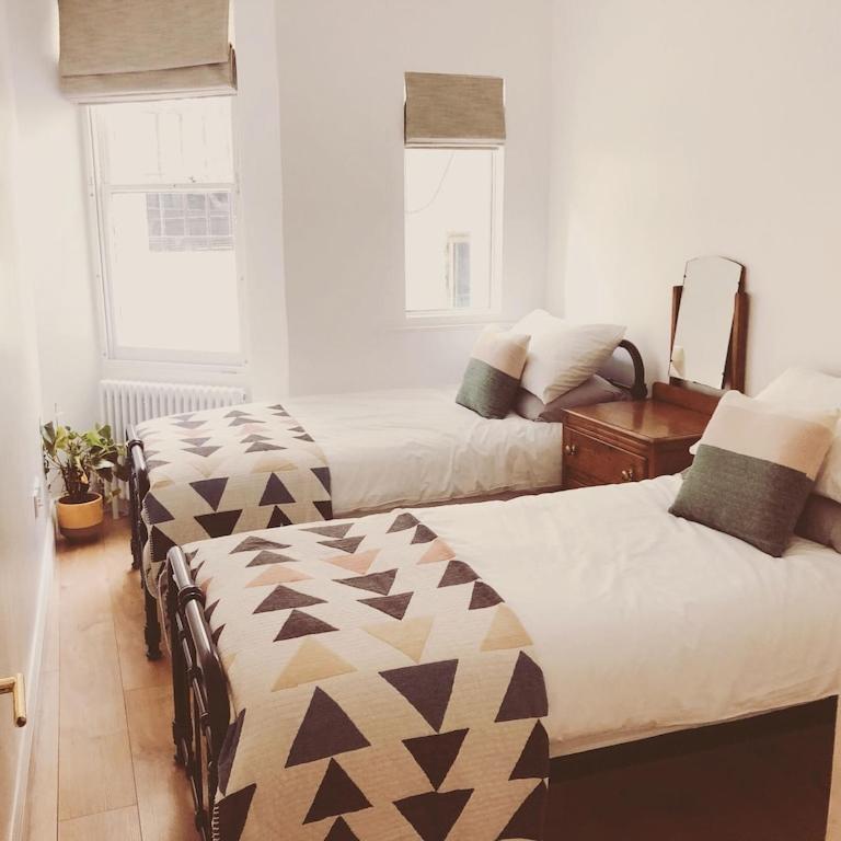 Flat, 3 Bedrooms, Sleeps 6, Close To Shops And * Hove