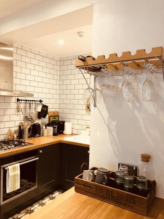 Appartement Flat, 3 Bedrooms, Sleeps 6, Close To Shops And